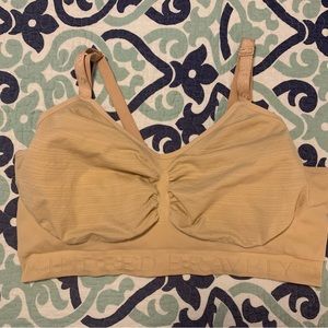 Kindred Bravely nursing and pumping bra.